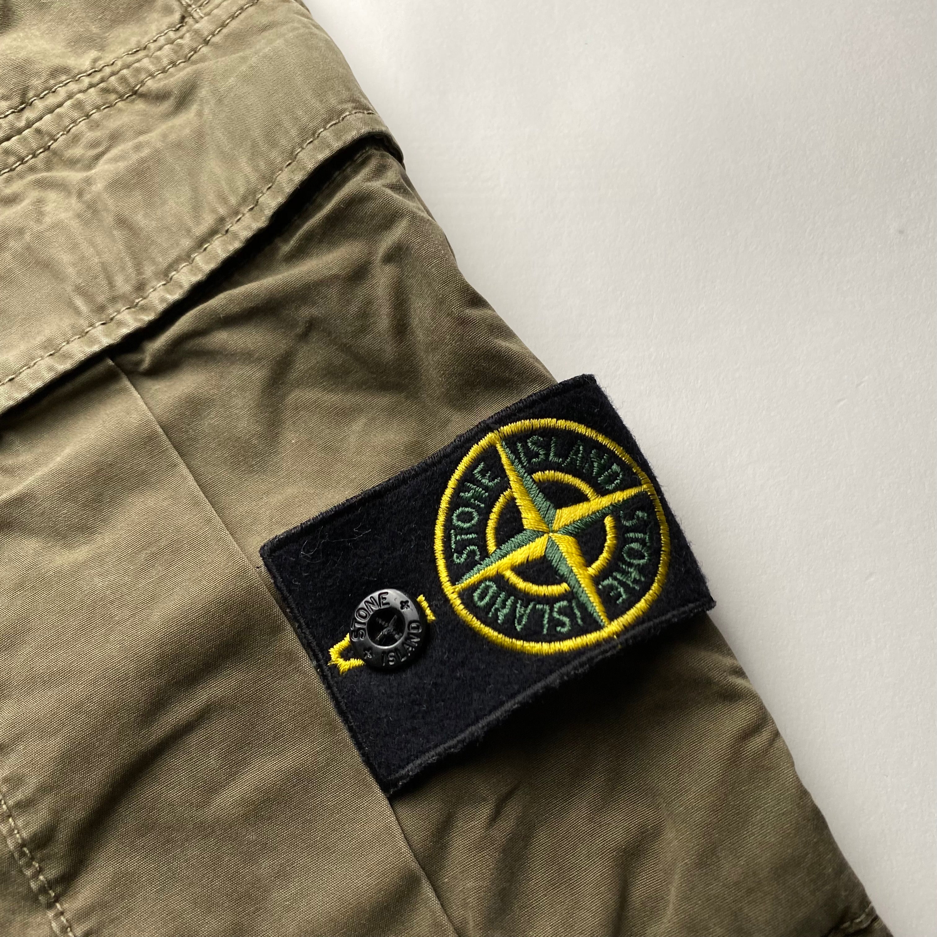 Stone Island Cargo Shorts W30